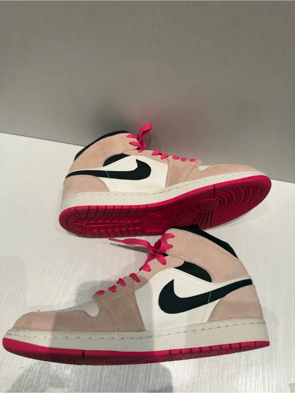 Jordan Air Jordan 1 Mid SE Crimson Tint/Hyper Pink